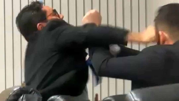 Sessão na Câmara de Sena Madureira termina em porrada entre vereadores