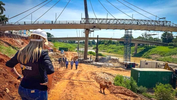 Deracre avança na recuperação da Passarela Joaquim Macedo em Rio Branco
