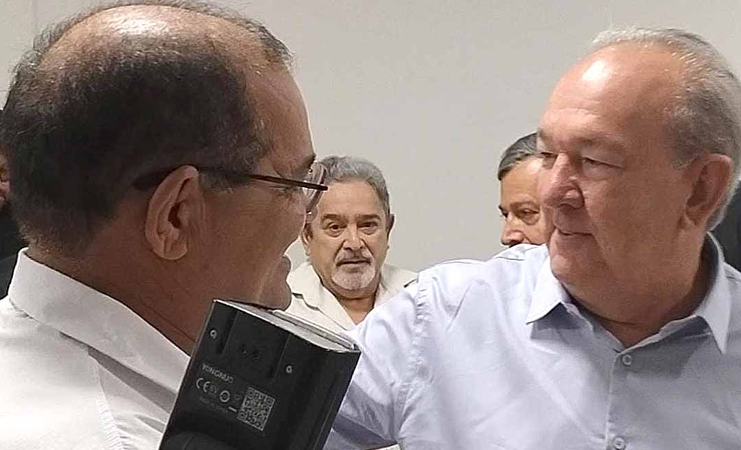 “Viemos aqui pedir o MDB em casamento”, diz Calixto em reunião com emedebistas e Mailza