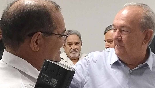 “Viemos aqui pedir o MDB em casamento”, diz Calixto em reunião com emedebistas e Mailza
