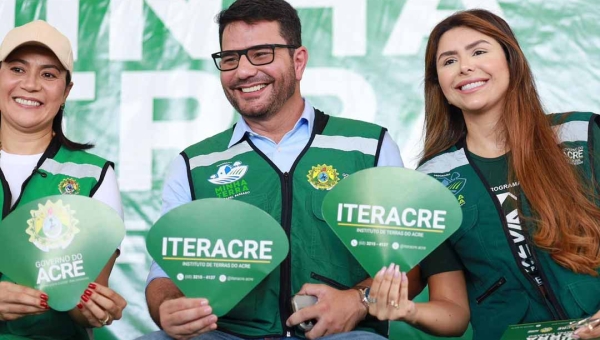 Governo do Acre, por meio do Iteracre, ultrapassa meta de 2023 e entrega mais de 3.700 títulos de terra em menos de 20 dias