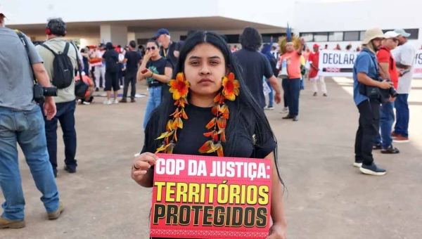 No Distrito Federal, indígenas pedem demarcações e combate às mudanças climáticas