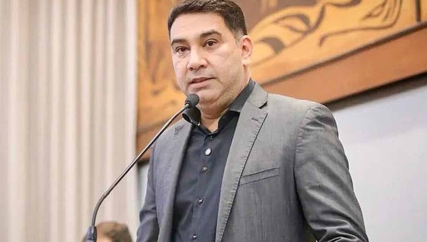 Vereador Samir Bestene destaca ações em defesa de profissionais da Saúde durante audiência pública na Aleac