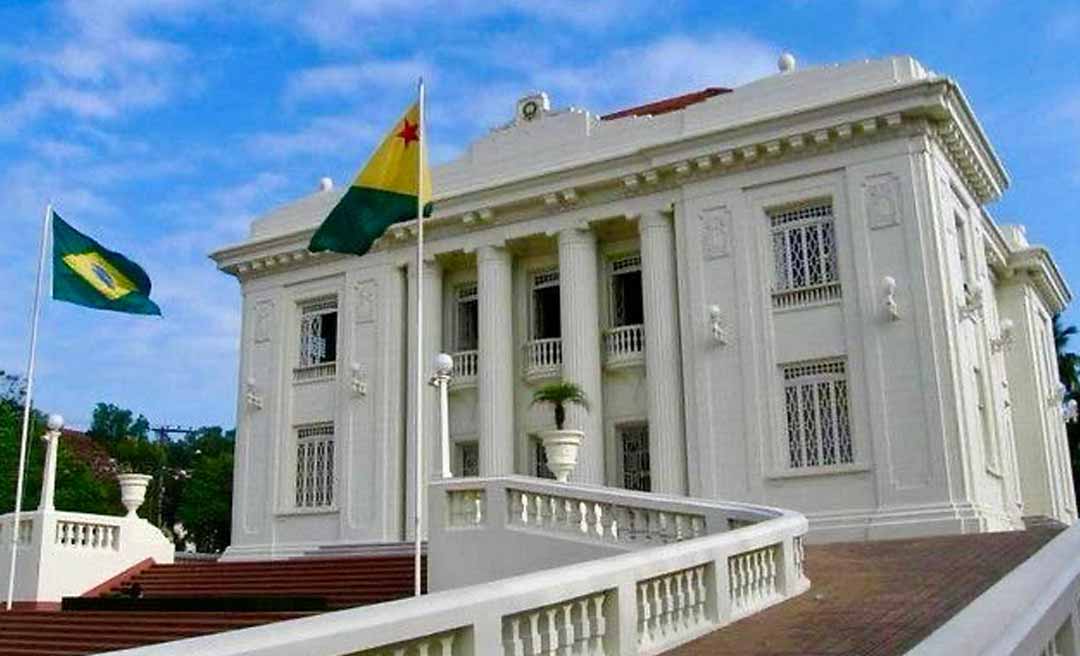 Governo do Acre se pronuncia sobre tabela salarial de servidores da Educação e destaca limites legais para gastos