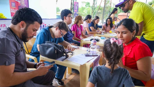 Gabinete Itinerante da deputada Michelle Melo oferece atendimentos gratuitos e ações sociais em Vila Campinas