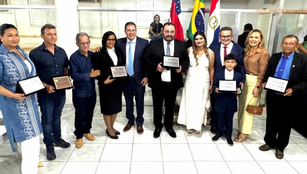 Prefeito Frank Barros recebe título de cidadão bocacrense em sessão solene da Câmara Municipal