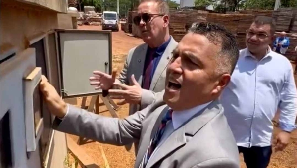 "Blitz do MDB" denuncia suposto “gato” de energia em galpão da Prefeitura; gestão nega e diz que ato é puramente politiqueiro