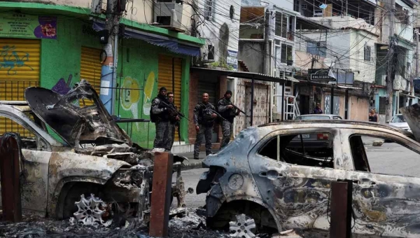 Operação policial no Rio de Janeiro contra facções criminosas já registra 64 mortes