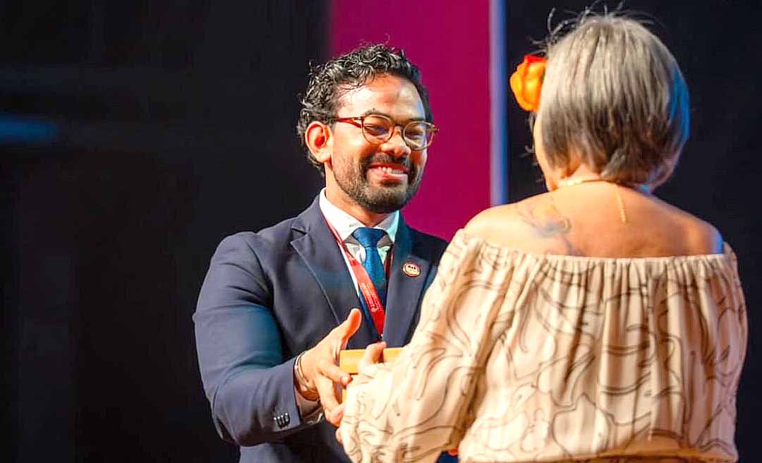 Reconhecimento ao Acre: Emerson Costa recebe homenagem no XV Congresso Brasileiro de Direito de Família