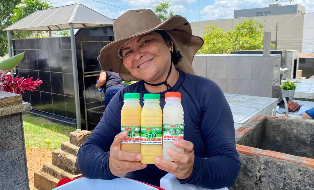 Ambulante comemora boas vendas no Cemitério São João Batista no Dia de Finados: “Pra mim não tem dia ruim”