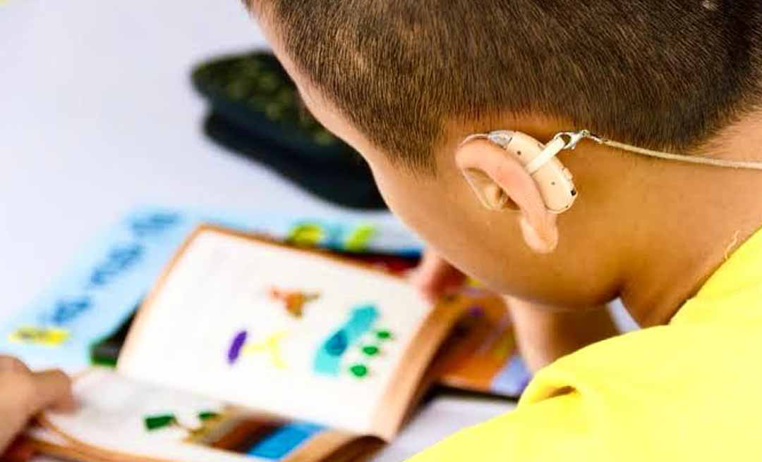 Nova lei amplia acessibilidade e obriga instalação de sistemas de comunicação para pessoas com dificuldades de fala e compreensão