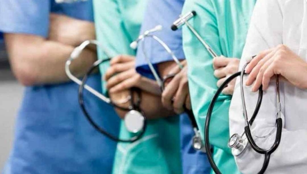 Lista final de aprovados no Revalida 2025/1 é publicada no Diário Oficial da União; candidatos cumpriram todas as etapas do processo avaliativo