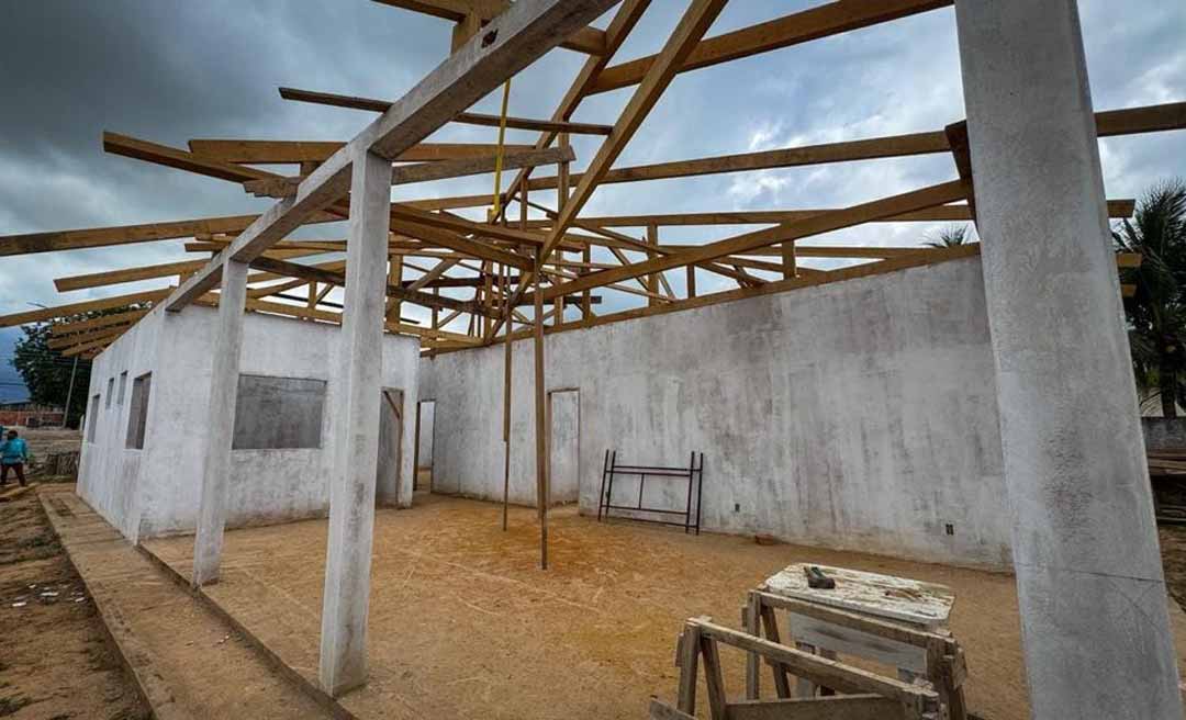 Deracre avança em obra que valoriza trabalho de mais de mil produtores em Sena Madureira