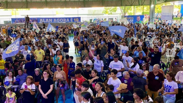 Ginásio do Sesc lota para filiação do senador Alan Rick ao Republicanos em Rio Branco