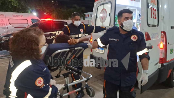 Homem é esfaqueado por vizinho; acusado estaria alucinado devido ao uso de drogas na Baixada da Sobral