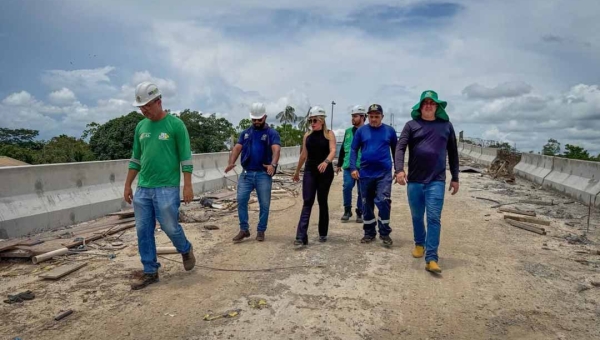 Deracre executa últimas etapas na Ponte da Sibéria, em Xapuri