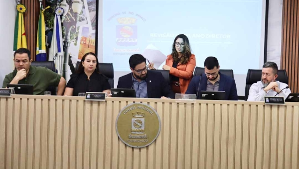 Câmara de Rio Branco abre debate sobre revisão do Plano Diretor em primeira audiência pública