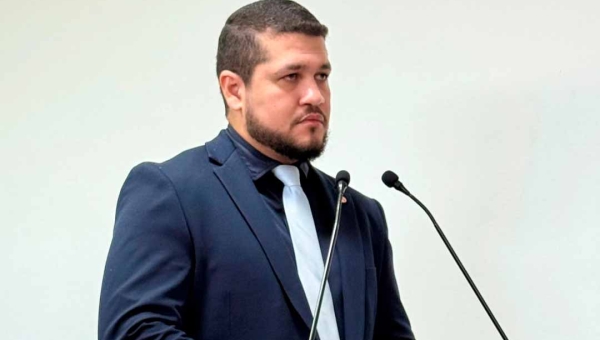 Vereador Moacir Júnior sai em defesa de gari atacado com pedrada no bairro da Glória