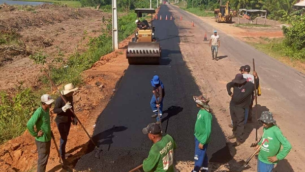 Deracre avança no recapeamento da AC-10 e aguarda liberação de novos recursos federais