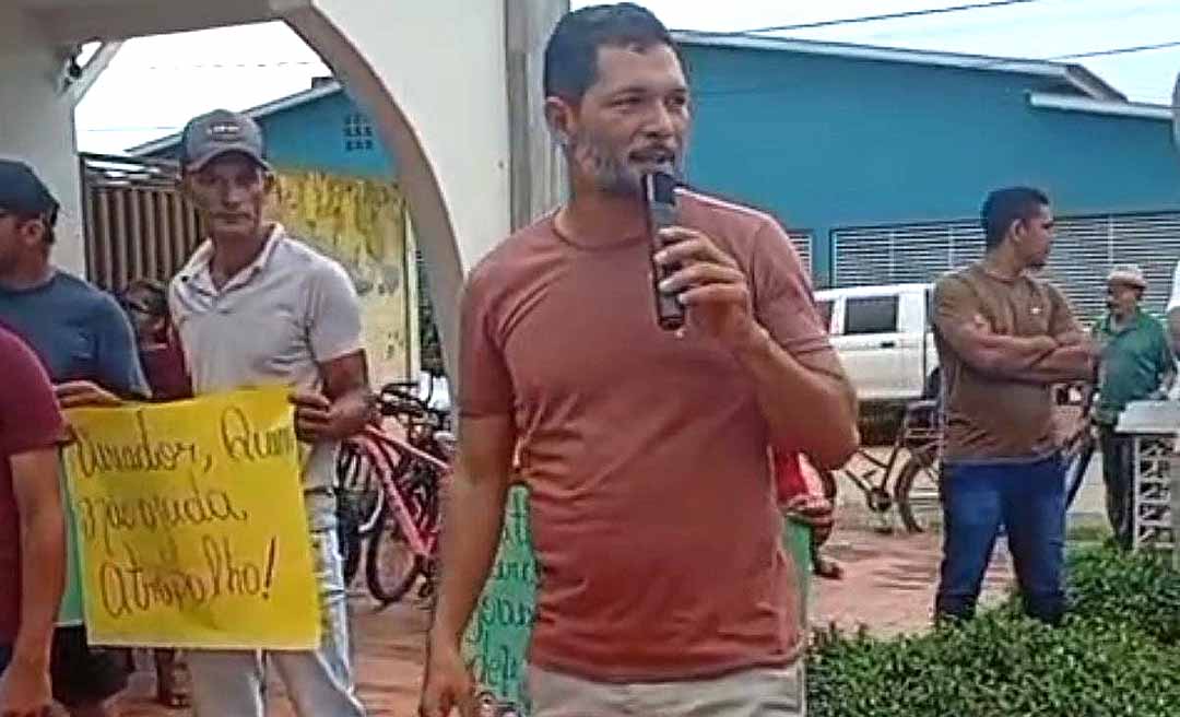 Em Feijó, secretário de Railson organiza protesto para atacar governo e ignora parcerias do Estado com a Prefeitura em benefício da população