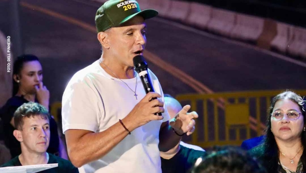 “Ele não rompeu tornozeleira nenhuma. Nessa loucura estão matando o Bolsonaro”, diz Bittar