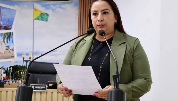 Elzinha Mendonça cobra medidas de prevenção à gravidez precoce e melhorias no transporte público em Rio Branco