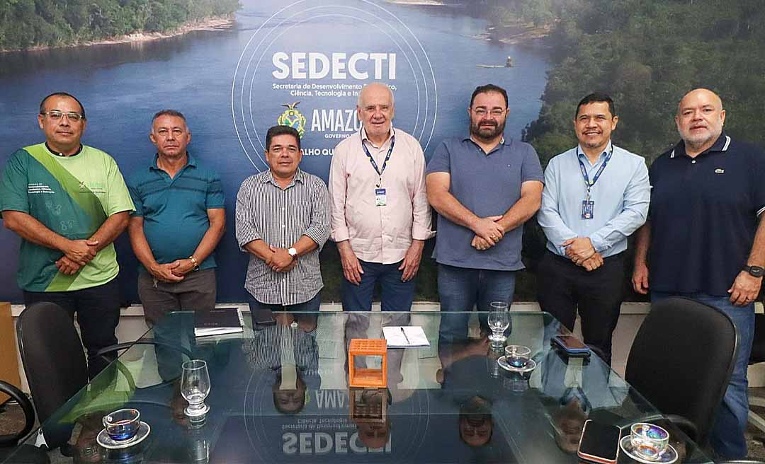 Prefeito Frank Barros discute zoneamento ecológico em reunião com Serafim Corrêa, em Manaus
