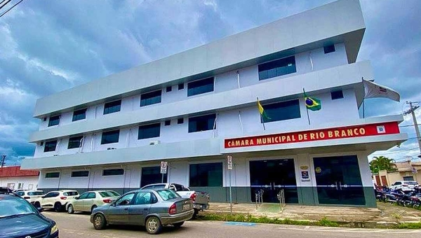 Câmara de Rio Branco ‘desafia’ orientação do TCE ao tentar ampliar orçamento; presidente da Casa ainda não se manifestou sobre a proposta