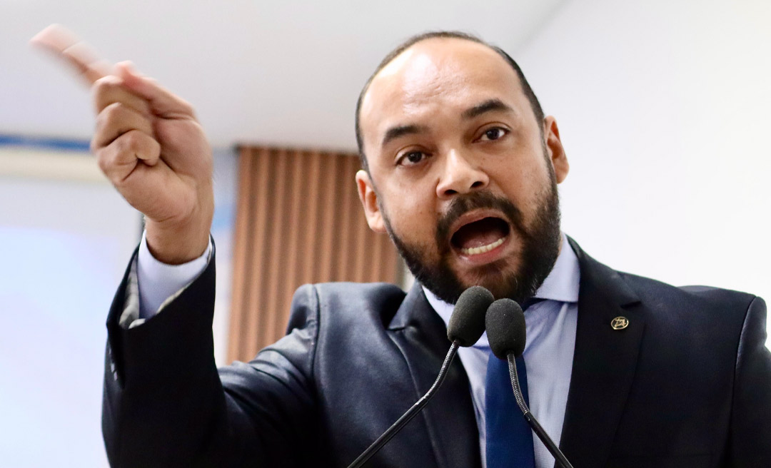 João Paulo critica Prefeitura e acusa Executivo de “passar manteiga na venta dos vereadores” durante sessão da Câmara de Rio Branco