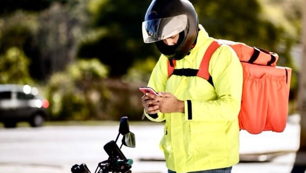 Governo cria Grupo de Trabalho para discutir condições de entregadores por aplicativos