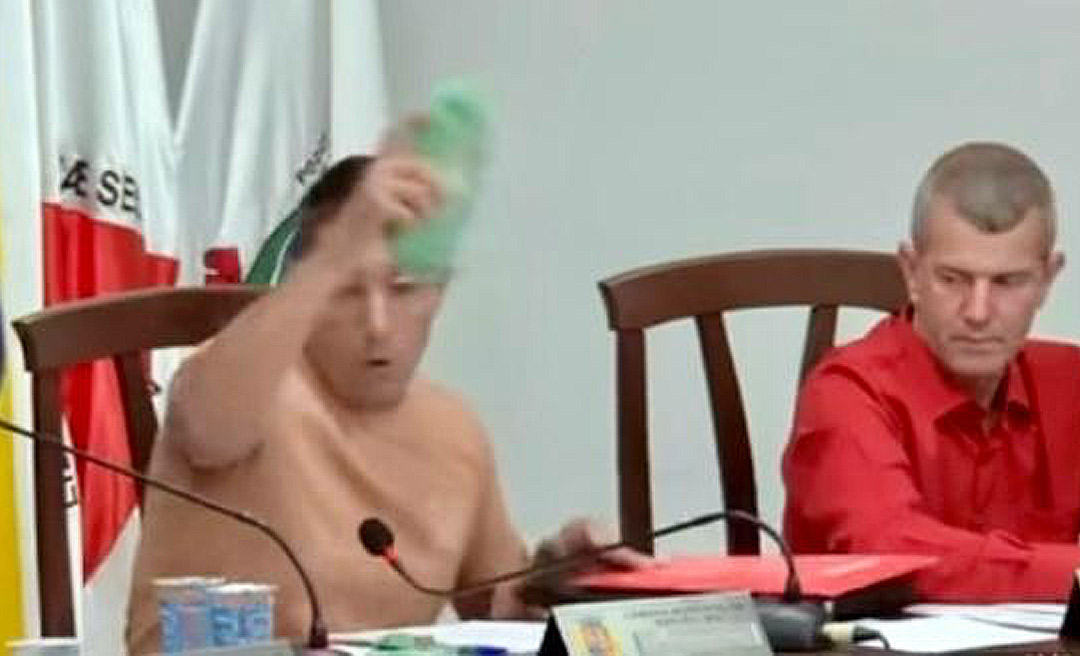 Vereador denuncia ter recebido R$ 100 mil para vender voto em eleição de Câmara