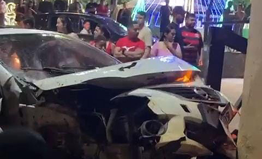 Motorista perde controle de veículo e atinge bar em Epitaciolândia; condutor foge do local, mas é localizado pela PM