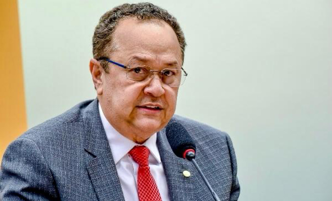 Silas Câmara rompe silêncio, nega infidelidade e afirma viver “momento de dor e injustiça” após acusação de Antônia Lúcia