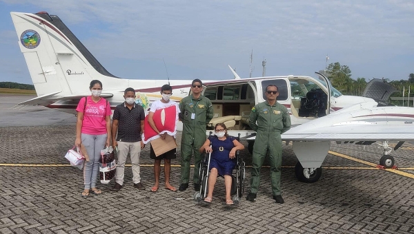 Semelhante ao Programa Rotas Aéreas, Gladson quer subsidiar passagens de pessoas residentes nos municípios isolados