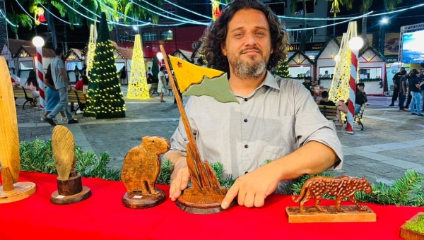 Arte que renasce da madeira reciclada leva a identidade acreana à Vila Natalina
