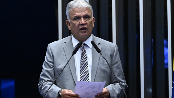 Senador Petecão apresenta projeto que regulamenta profissão de cuidador de idosos