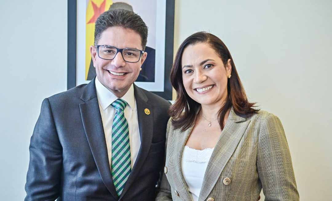 Sem aumento, parlamentares aprovam lei que estabelece salários de Gladson e Mailza para 2026