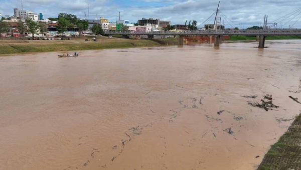 Volume de chuva supera a média mensal e governo do Estado intensifica monitoramento no Acre