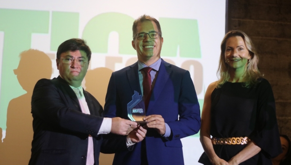 Atuação em defesa da cidadania garante ao defensor público Celso Araújo o Prêmio Justiça em Foco 2025