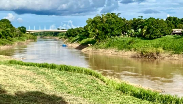Oscilação: Rio Acre diminui quase dois metros em 24 horas e segue abaixo da cota de alerta em Rio Branco