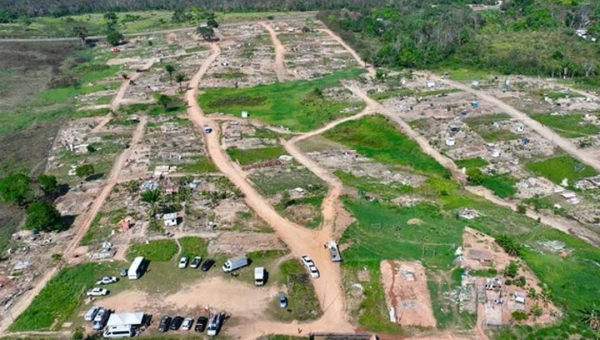 Casas populares no Irineu Serra: paralisação de obras afeta moradias voltadas a mulheres vítimas de violência, idosos e pessoas com deficiência