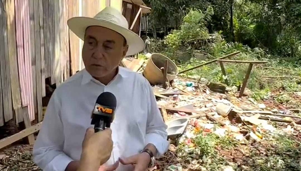"Não vamos esperar alguém morrer para retirar as famílias da área de risco. Nosso objetivo é salvar vidas", diz Bocalom em visita ao Papoco