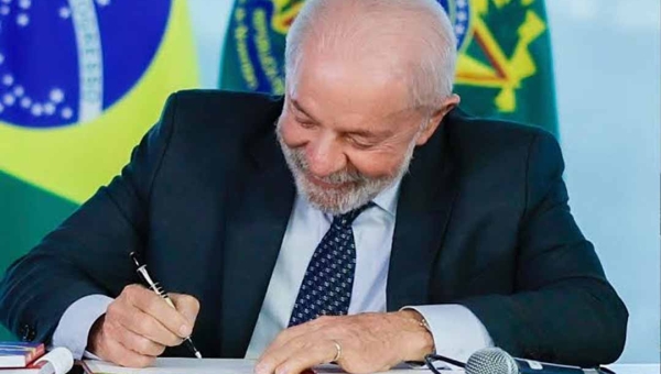 Presidente sanciona LDO de 2026 e barra reajuste do Fundo Partidário aprovado pelo Congresso: "Fundão contraria o interesse público"