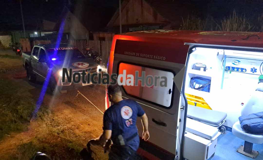 Ambulância do Samu atola em travessa abandonada e revolta populares que cobram promessas políticas