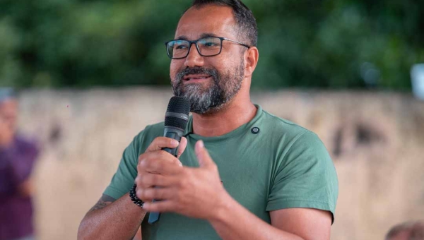 Prefeito Railson Assina Ordem de Serviço para Pavimentação da Rua 21 de Dezembro