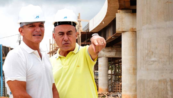 Prefeito Tião Bocalom e senador Márcio Bittar vistoriaram obras do Mercado Elias Mansour e do Viaduto Mamédio Bittar em Rio Branco