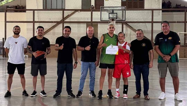 Vereador Samir Bestene destaca esporte como ferramenta de inclusão durante Campeonato de Férias de Basquete em Rio Branco