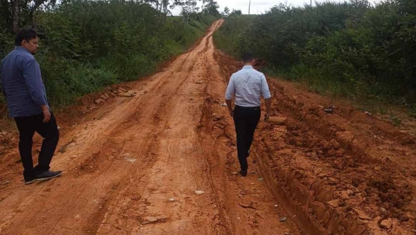 Tribunal de Contas do Acre acompanha trabalho de manutenção de ramais na Estrada Transacreana