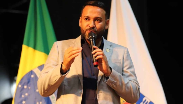 “Vamos zerar o cadastro de reserva”, afirma Aberson Carvalho ao anunciar nova convocação do concurso da Educação