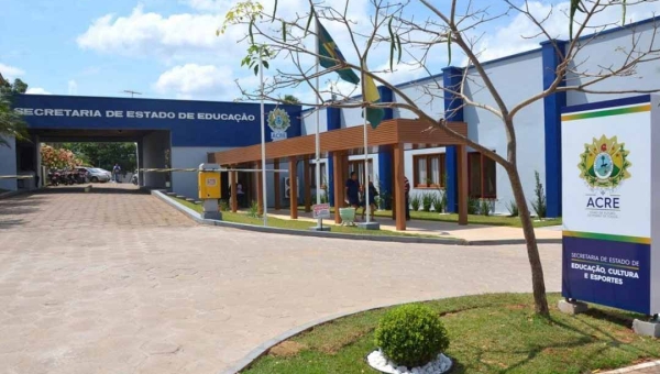Nomeação dos aprovados no concurso da Educação do Acre é publicada no Diário Oficial do Estado